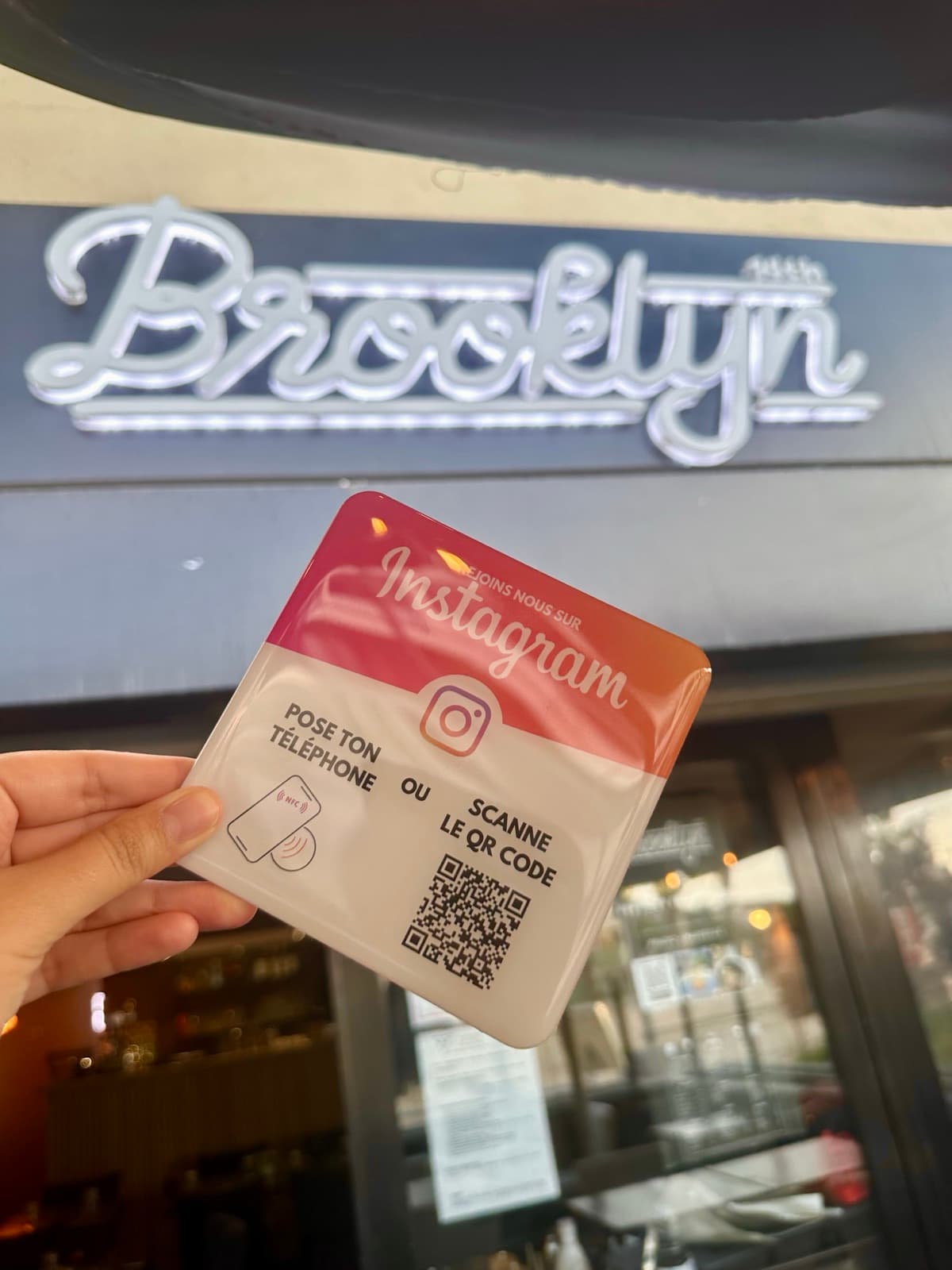 Plaquette NFC Instagram chez Brooklyn