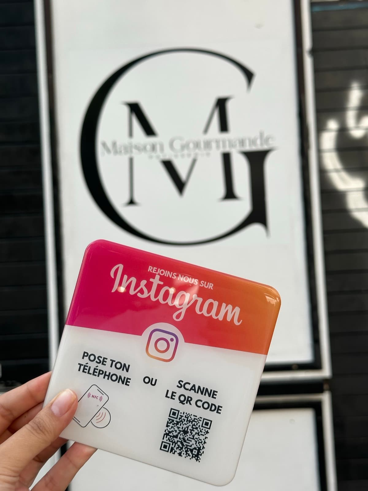 Plaquette NFC Instagram chez Maison Gourmande