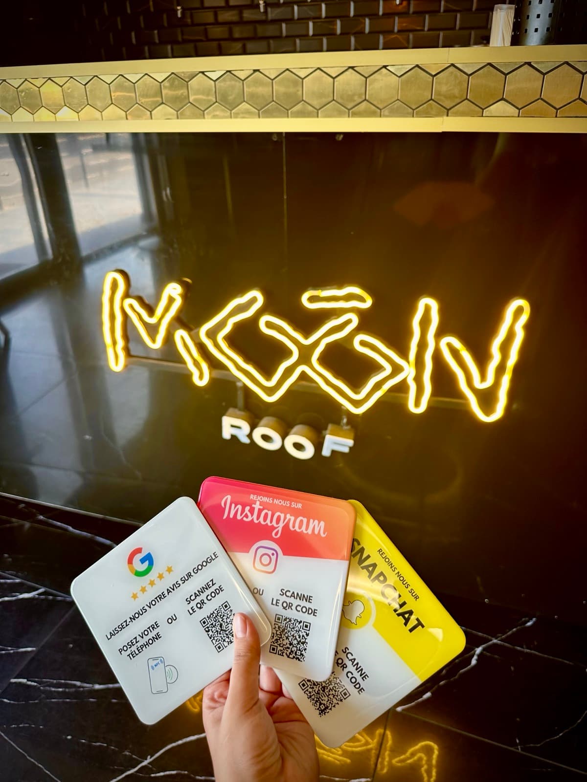 Plaquettes NFC Google, Instagram et Snapchat chez Moov Roof
